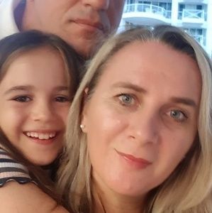 Meet your Posher, Adis mirela